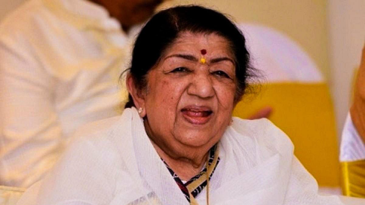 indian-nightingale-lata-mangeshkar